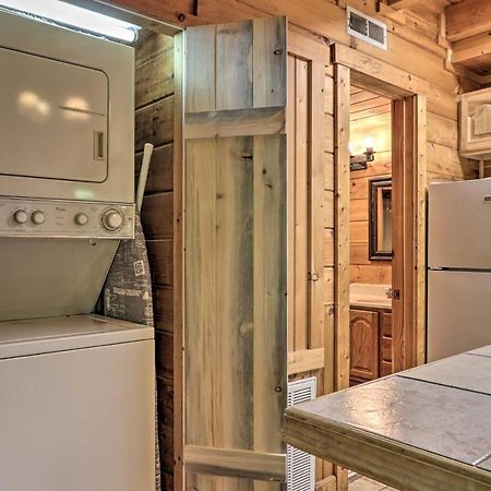 Cabin With Hot Tub And Deck, 3 Mi To Pigeon Forge Sevierville Exterior foto