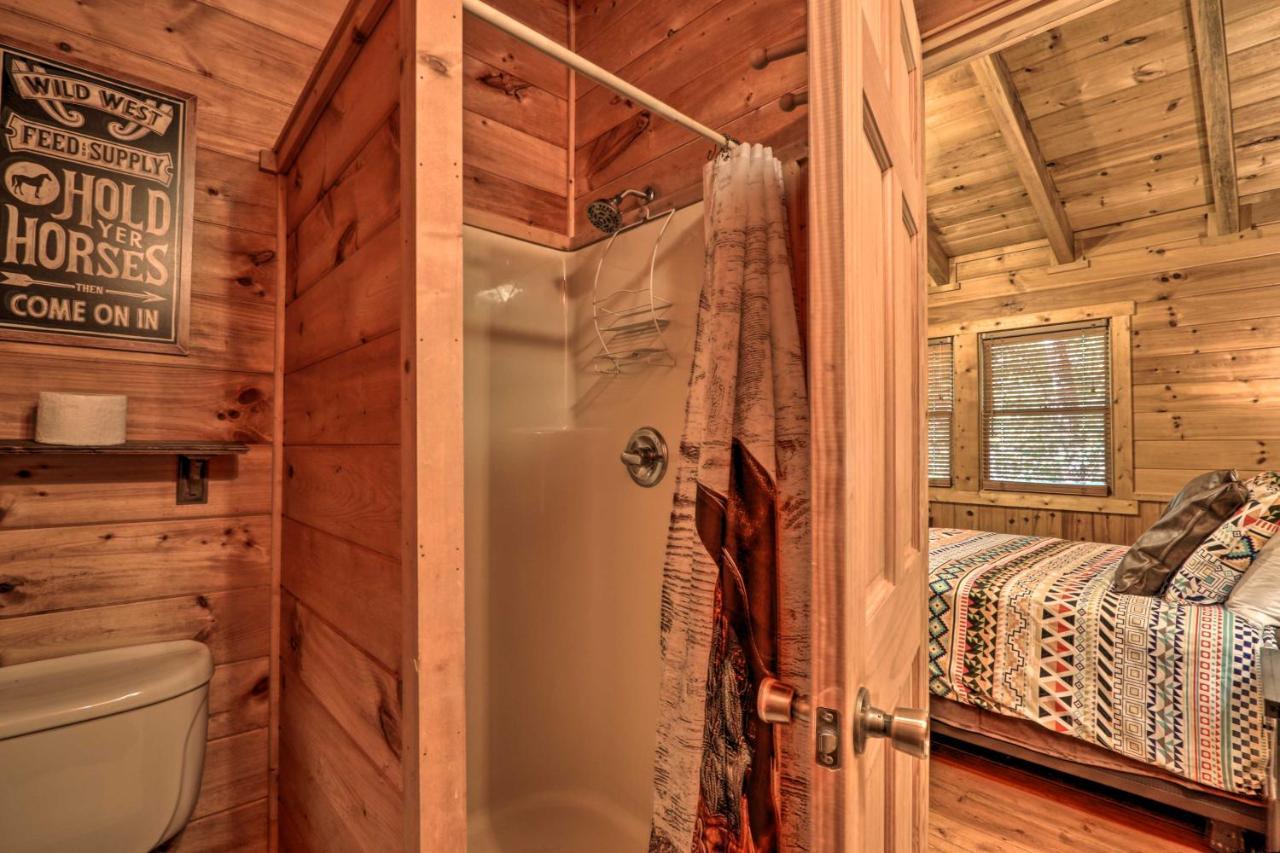 Cabin With Hot Tub And Deck, 3 Mi To Pigeon Forge Sevierville Exterior foto